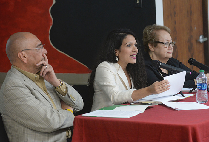 De izquierda a derecha, Mario Alegre Barrios, Ana Teresa Toro, Nilsa Pietri (Ricardo Alcaraz/Diálogo)