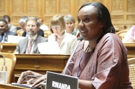 Rose Mukantabana fue presidenta de la Cámara de Diputados de Ruanda. Los países que lograron los mayores avances de paridad de género en sus parlamentos entre 1995 y 2015 son Andorra, Bolivia y Ruanda. Crédito: Tercera Conferencia Mundial de Presidentes de Parlamento