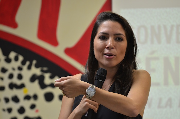 Alexandra Lúgaro conversó con estudiantes de la Universidad de Puerto Rico de Río Piedras.