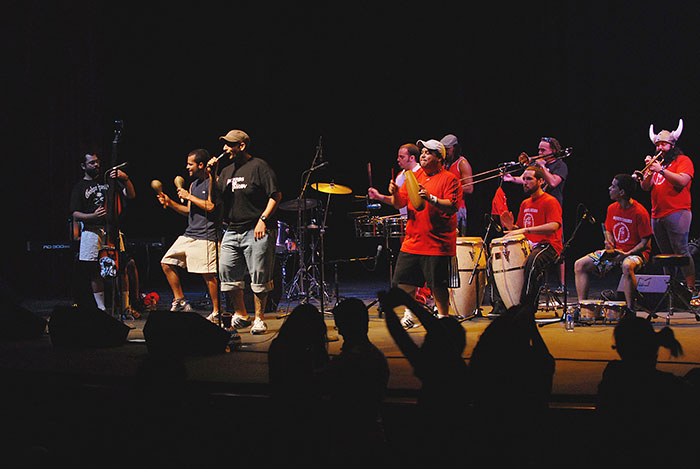 Orquesta La Macabeo en el Teatro de la UPR, en un concierto de fin de semestre/10 de mayo 2011 (Ricardo Alcaraz/ Diálogo)