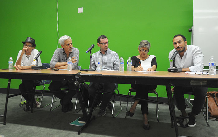 De izquierda a derecha: Juan Carlos Quiñones; Rafah Acevedo; Manolo Núñez Negrón; Marta Aponte Alsina y Carlos Fonseca. (Diálogo / Ricardo Alcaraz)