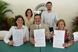 Acuerdo de colaboración entre la UPR Recinto de Utuado y la Oficina del Bosque Modelo firmado.  (Suministrada)