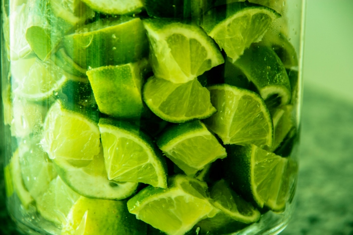 Expertos recomiendan tomar las limonadas sin endulzantes artificiales. (Flickr/ Luci Correia)