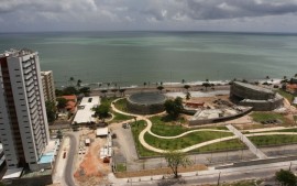 La elevación del nivel del mar puede anegar varias zonas de Recife, en el extremo nororiental de Brasil, sobre el océano Atlántico, al igual que en otras localidades costeras de América Latina. Crédito: Alejandro Arigón/IPS