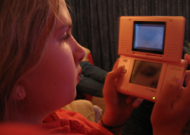 Niños con videojuegos. (Flickr)