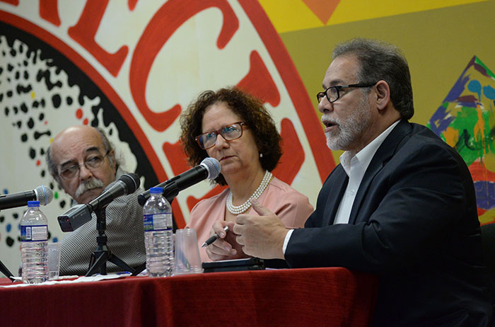 De izquierda a derecha: Francisco Velázquez, Linda Hernández y William Ramírez (Ricardo Alcaraz / Diálogo)