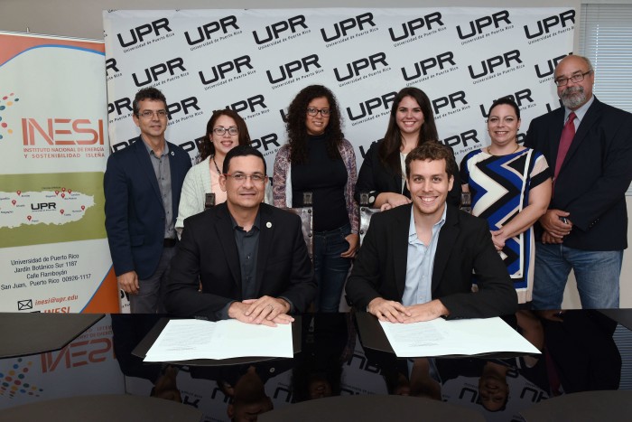 Firma del  acuerdo entre la UPR, INESI  Y MPA.  (Suministrada)