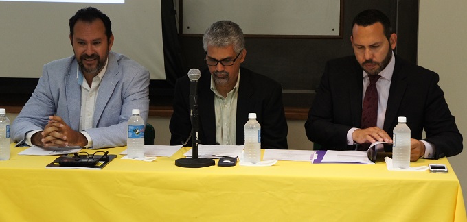 Desde la izquierda Pedro Santiago, Juan A. Gutiérrez y Kevin Rivera. (Antonella Vega / Diálogo)