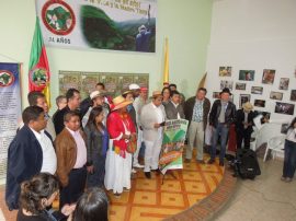 Parte de la dirigencia de la Cumbre Agraria, Campesina, Étnica y Popular, durante el anuncio de la Minga Nacional indefinida a partir del 30 de mayo de 2016, en la sede de la Organización Nacional Indígena de Colombia, en Bogotá. Crédito: Constanza Vieira/IPS