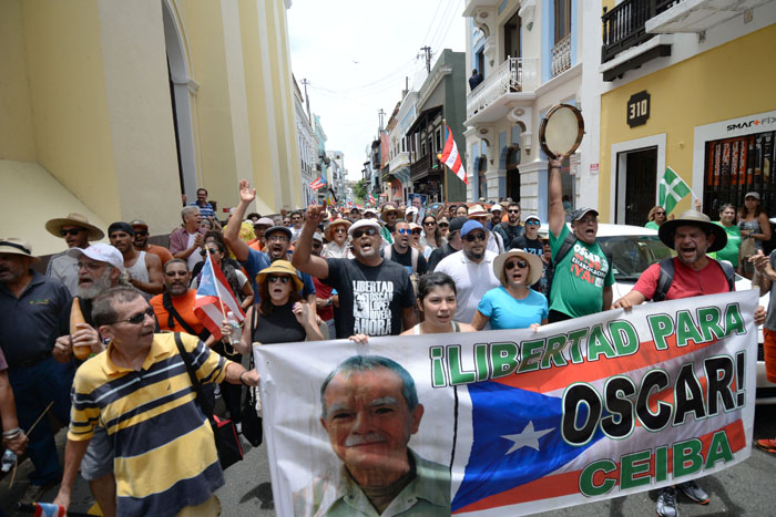 Marcha por Oscar López Rivera. (Ricardo Alcaraz/ Diálogo)
