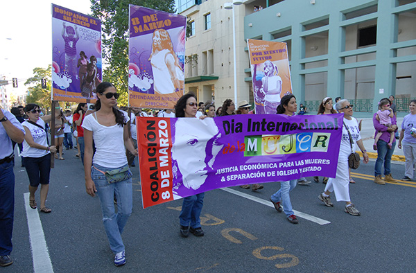 Marcha de mujeres. (Ricardo Alcaraz/ Diálogo)