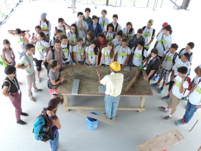 Foto 1- Grupo de adolescentes participando del Taller de Arquitectura- Verano 2016 (1)