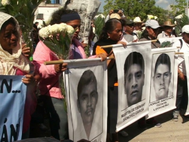 Un grupo de madres piden que les devuelvan a sus hijos, parte de los 43 estudiantes de Ayotzinapa, arrestados y luego desaparecidos en México, el 26 de septiembre de 2014. Crédito: Amnistía Internacional