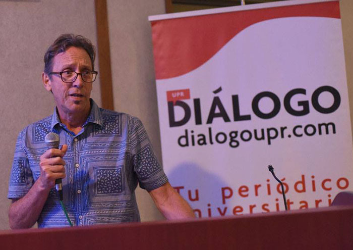 Luis Fernando Coss, profesor, exdirector y uno de los fundadores del medio. (Ricardo Alcaraz/ Diálogo)