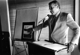 David Ortiz, primer director de Diálogo, presenta el concepto del proyecto a rectores/verano 1986