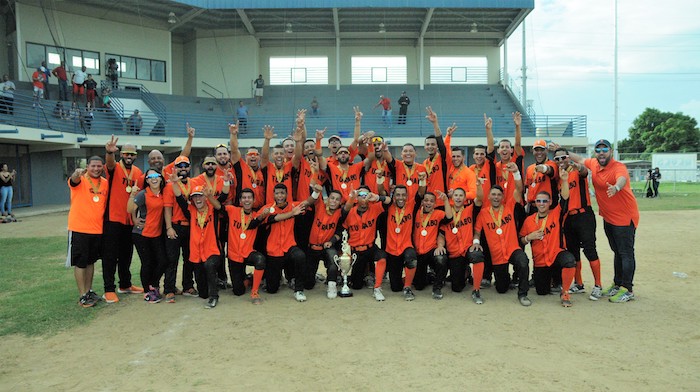 Los Tainos del Turano se proclamaron nuevos campeones del beisbol universitario. (L. Minguela LAI).jpg