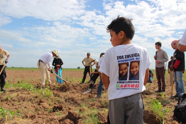 Con 8 años, Juan de Dios Torres participa junto con su madre en la brigada de búsqueda de desaparecidos (IPS)