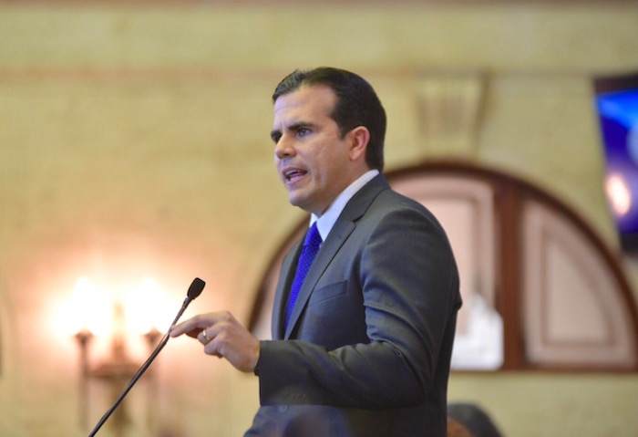 Gobernador Ricardo Rosselló Nevares hablando 2