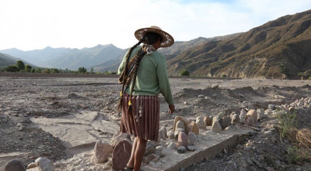 En la mayor parte de los Andes, en Suramérica, se estima que la erosión del suelo es uno de los principales factores que limitan la producción agrícola. (Juan I. Cortés / IFAD)