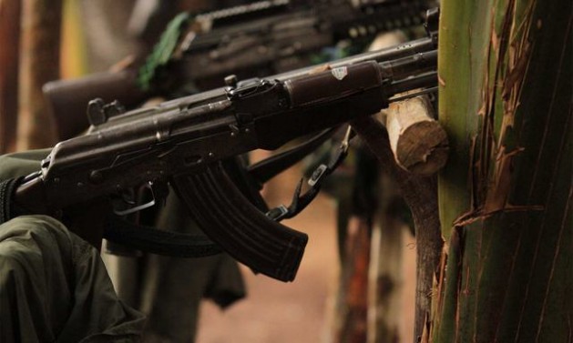 Armas como estas deberán ser entregadas por las FARC, como parte del proceso de dejación de las armas, iniciado el 1 de marzo en Colombia, dentro del acuerdo de paz. Crédito: Nelson Cárdenas/SIG