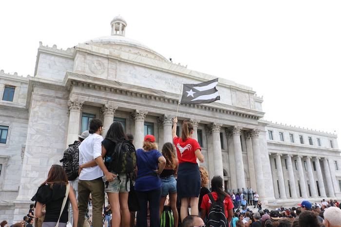 Manifestación en el Capitolio por la auditoría de la deuda de Puerto Rico. (Alfonso Mercedes/ Diálogo)