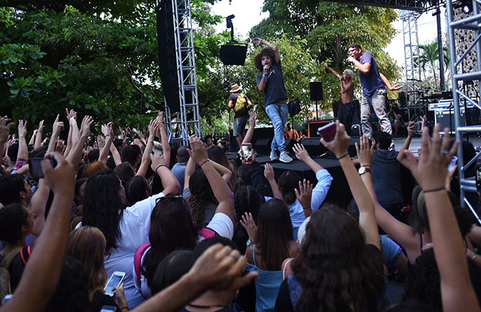 PJ Sin Suela en #NoNosCallarán, concierto en apoyo a la Huelga UPR. (Ricardo Alcaraz/ Diálogo)