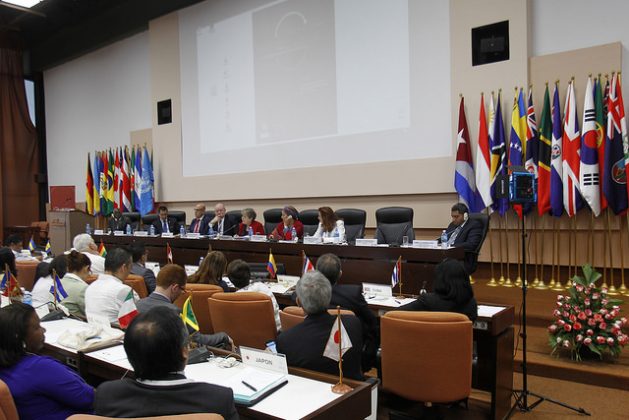 Un momento de la clausura del 37 periodo de sesiones de la Comisión Económica para América Latina y el Caribe (Cepal), que se desarrolló entre los días 7 y 11 de mayo en el Palacio de Convenciones de La Habana. Crédito: Jorge Luis Baños/IPS